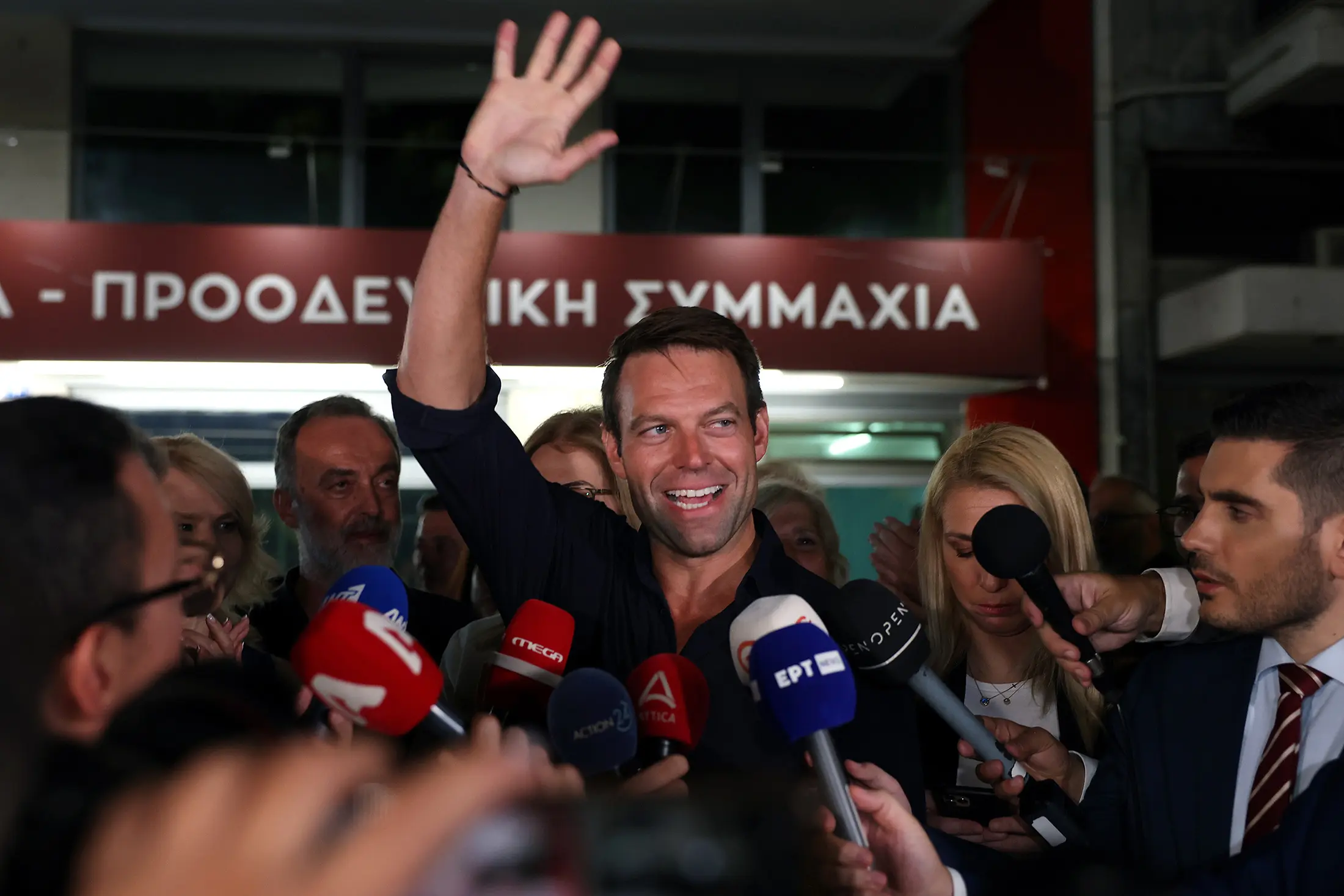 Bloomberg: Από την Goldman Sachs στα ηνία του ΣΥΡΙΖΑ