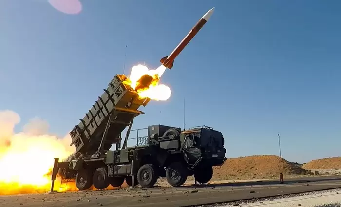 FT: Πιέζουν Ελλάδα και Ισπανία για συστήματα αεράμυνας στην Ουκρανία