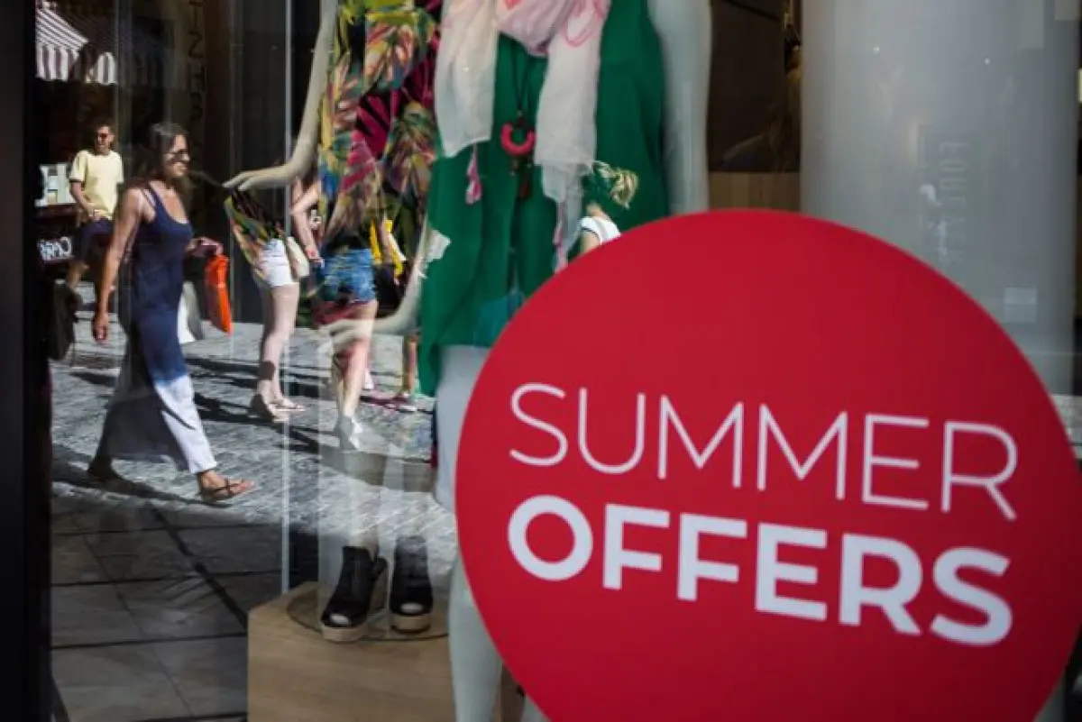 Ξεκινούν σήμερα οι θερινές εκπτώσεις στην Ελλάδα