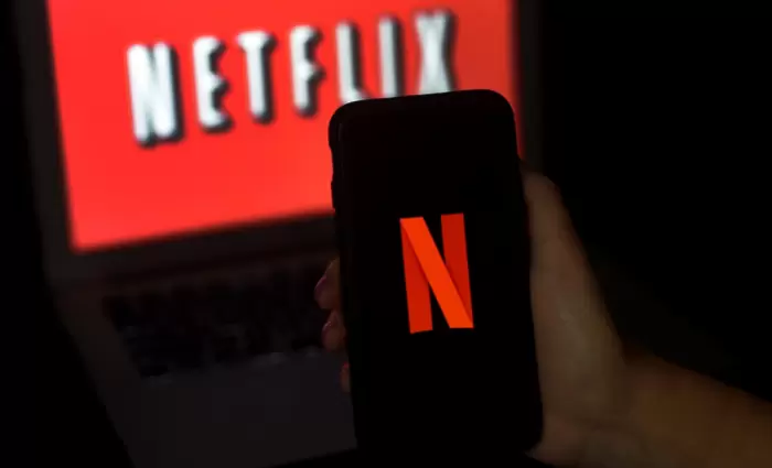 WSJ: Η Netflix σχεδιάζει live κανάλια και νέες συνεργασίες για να κρατήσει τους συνδρομητές