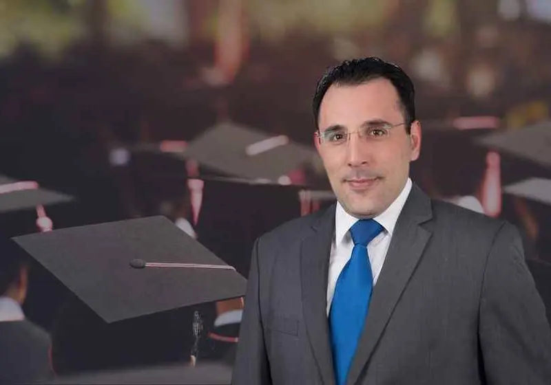 Πτυχία χωρίς αντίκρισμα, θέσεις χωρίς ανθρώπους