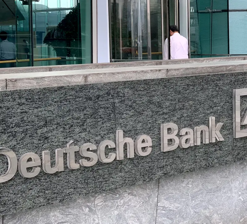 Οι αγωγές πρώην στελεχών για το σκάνδαλο της Monte Paschi αναμένεται να κοστίσουν $800 εκατ. στη Deutsche Bank