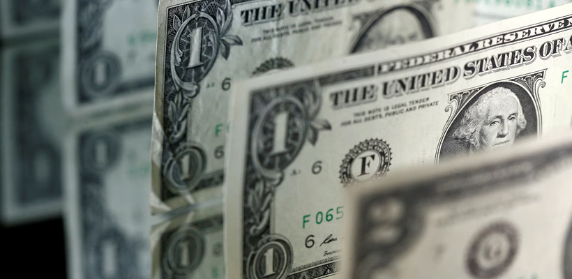 Ισχυροποιείται το δολάριο καθώς η άνοδος του πετρελαίου εντείνει τους φόβους για πληθωρισμό