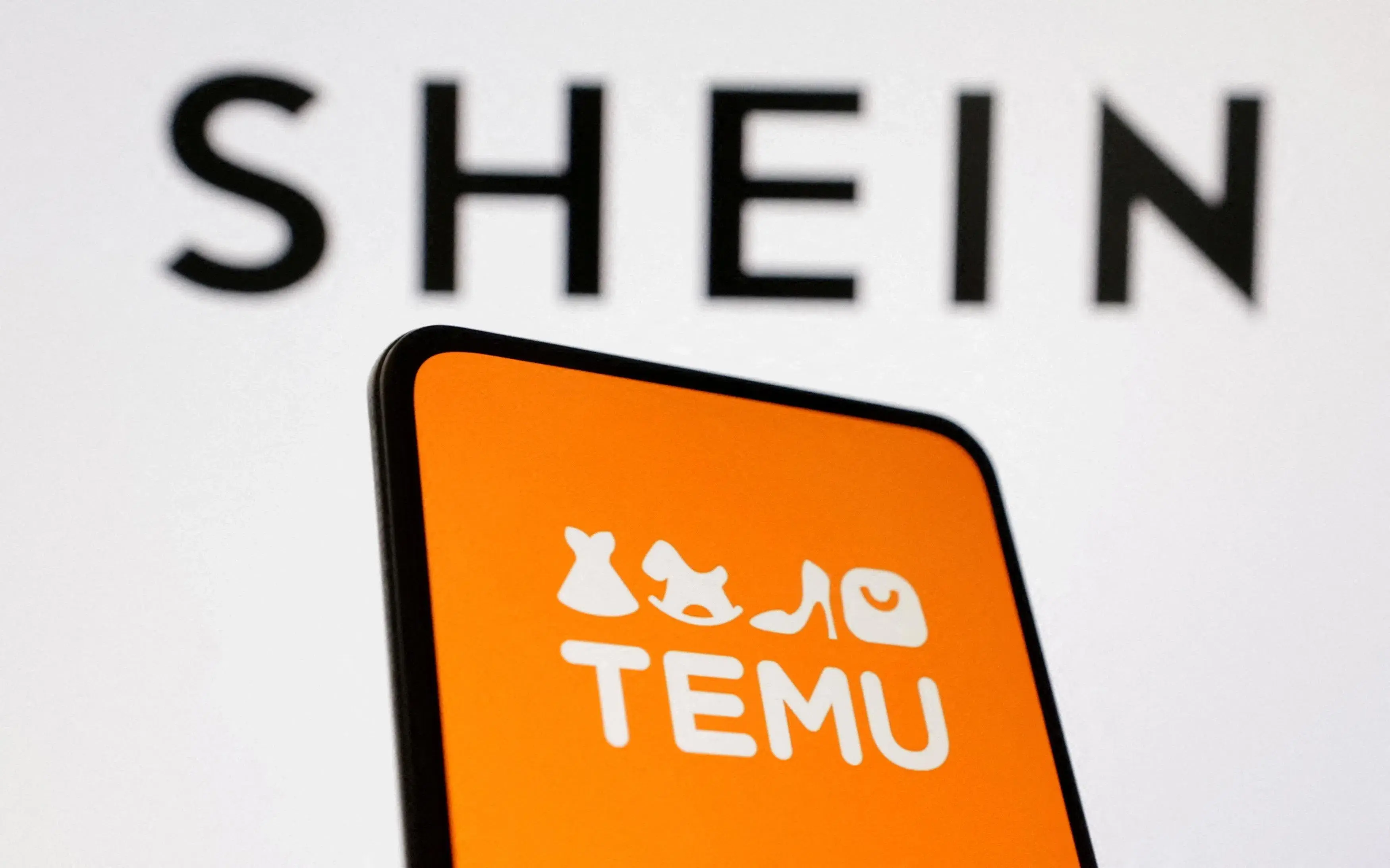 Η Βρετανία «πλημμυρίζει» από φθηνά κινεζικά δέματα – Πίεση για άμεσα μέτρα