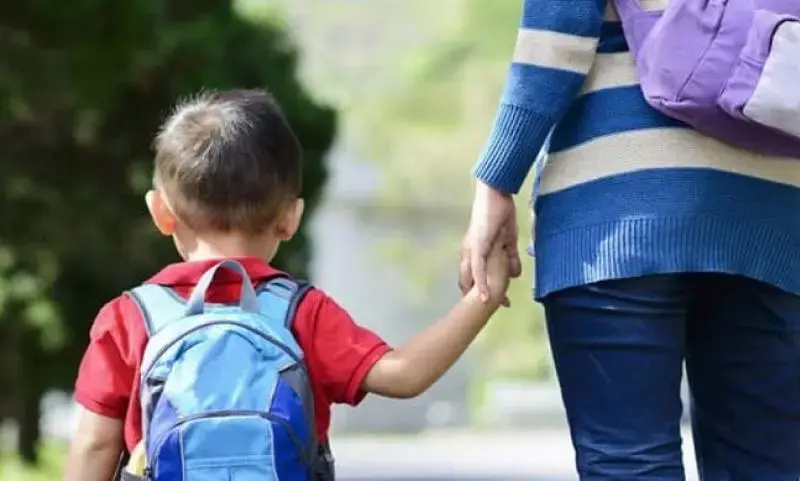 ΙΣΟΤΗΤΑ: Ζητά ανάκληση της εγκυκλίου για τη γονική άδεια και τις αποκοπές απολαβών