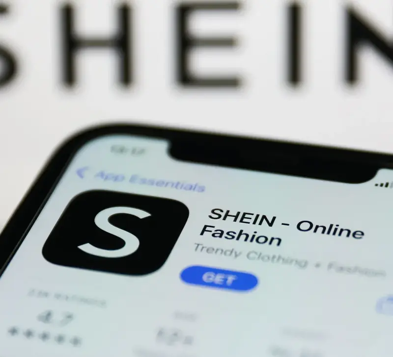 Κόπηκαν τα χαμόγελα στη Shein παρά την πολυαναμενόμενη IPO