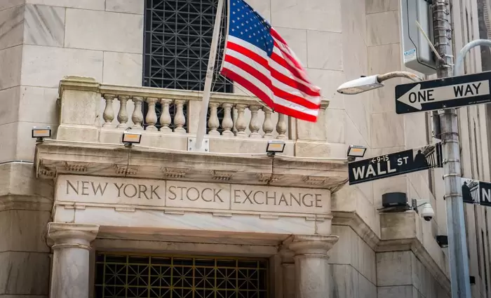 Wall Street: Συγκρατημένες κινήσεις μετά το ιστορικό ρεκόρ του S&P 500