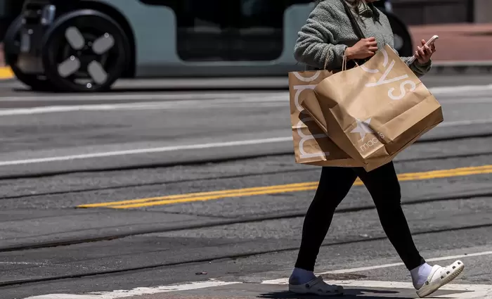 ΗΠΑ: Απότομο φρένο στις λιανικές πωλήσεις – Η μεγαλύτερη πτώση σε διάστημα άνω του ενός έτους
