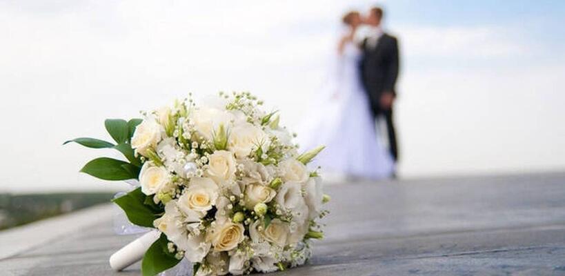 Πότε και πώς θα ξεκινήσουν τα γαμήλια πάρτι