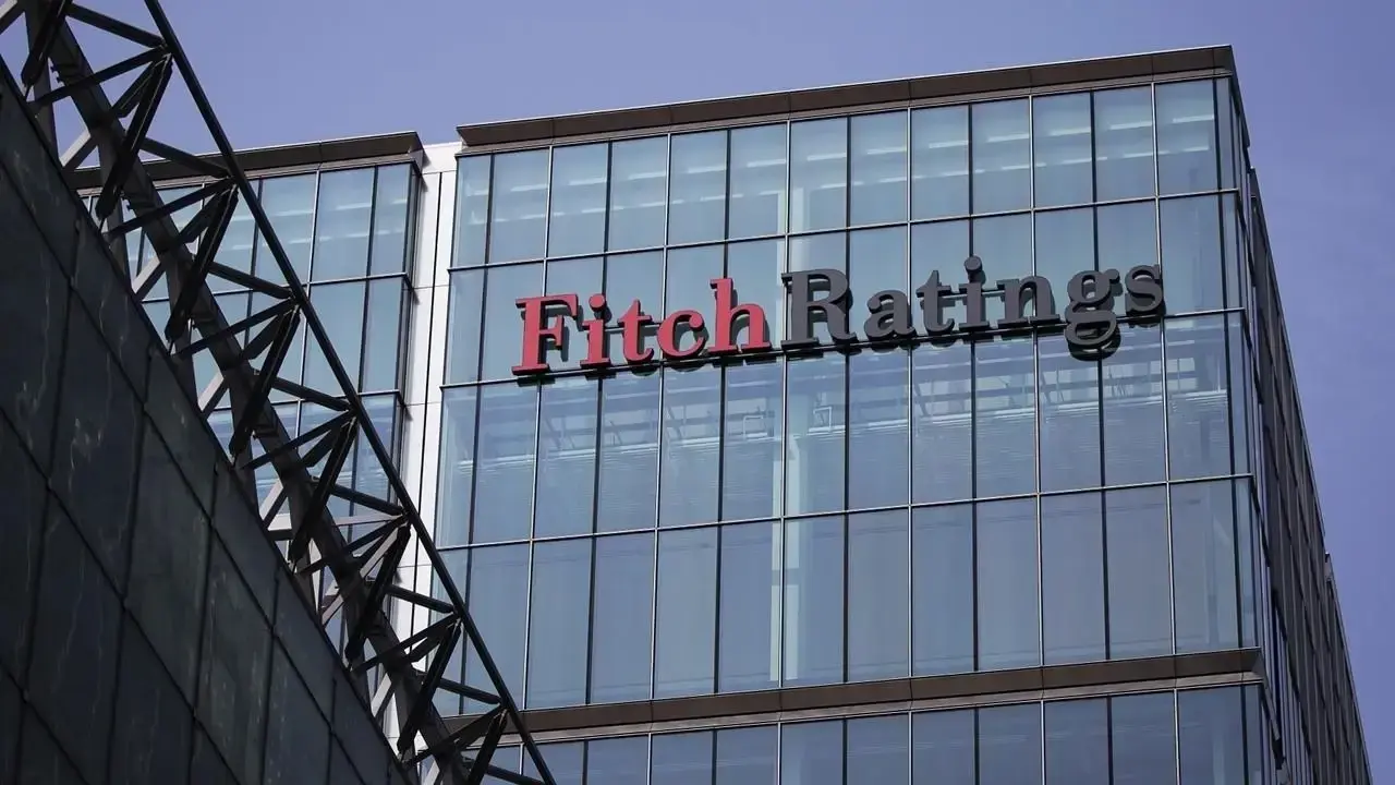 Fitch: Ρεκόρ αθετήσεων στην αγορά ιδιωτικής πίστωσης στις ΗΠΑ – Ποιοι κλάδοι πιέζονται περισσότερο