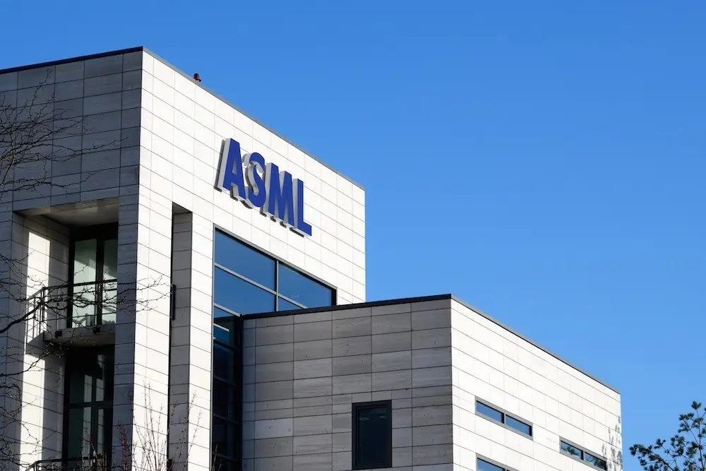 ASML: Ρεκόρ αποτελεσμάτων και ισχυρό guidance χάρη στην έκρηξη της AI