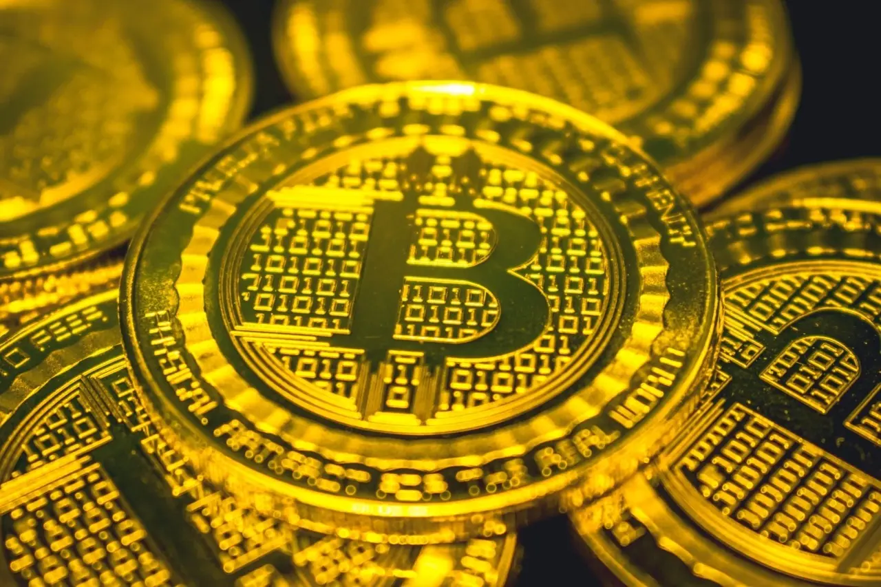 Bitcoin: Πώς εξανεμίστηκαν περισσότερα από 1,3 τρισεκατομμύρια δολάρια - Τι σημαίνει για τις αγορές
