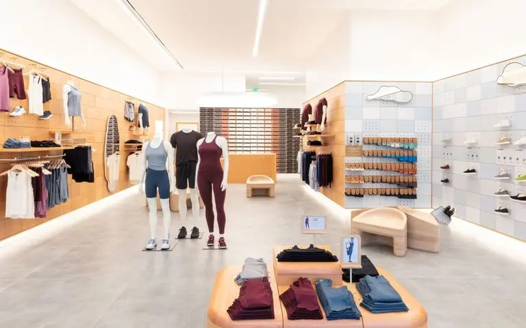 Ξύπνησαν μνήμες της φούσκας του dot com - Όταν εταιρείες παπουτσιών κάνουν στροφή στο ΑΙ