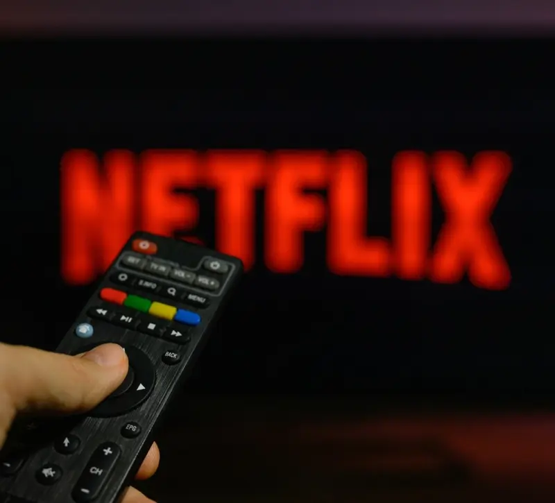 Netflix: Το κρίσιμο crash test μετά τη βουτιά 260 δισ. δολαρίων στην αξία της