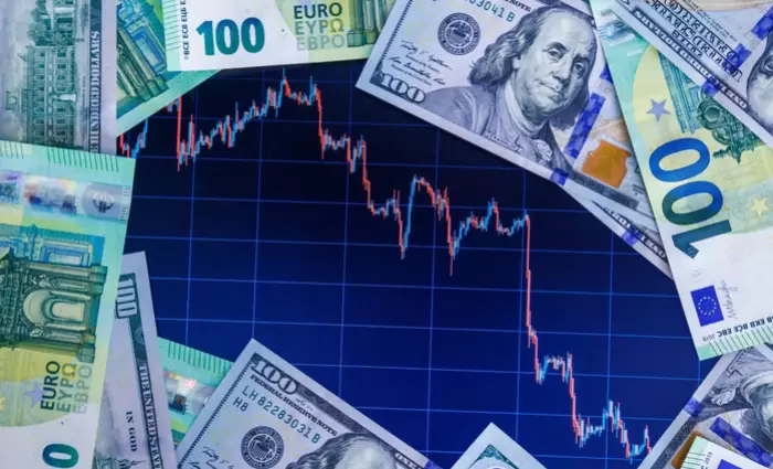 Τα νομίσματα κινούνται σε στενό εύρος εν μέσω θερινής νωθρότητας στις αγορές