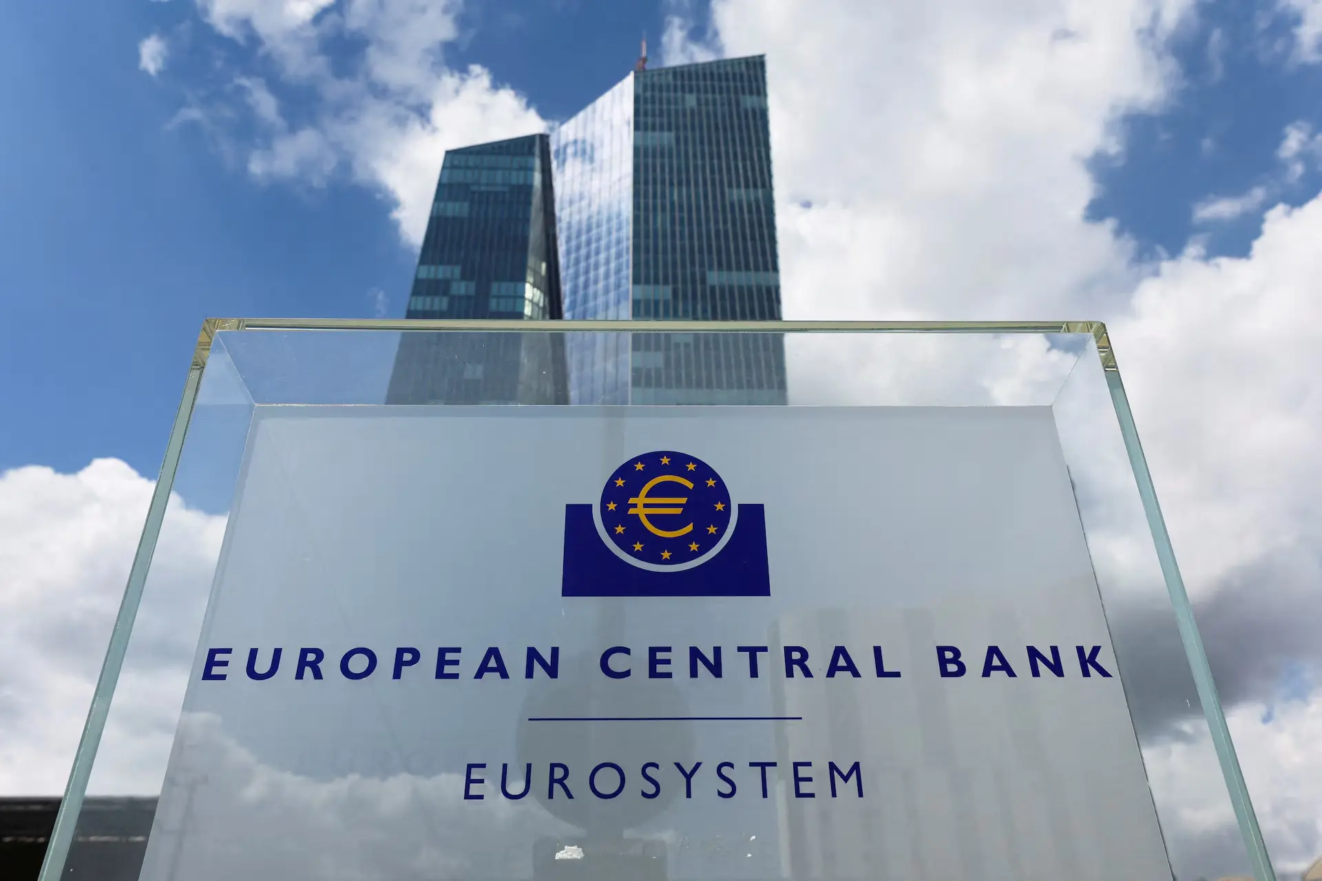 ΕΚΤ: Νέα αύξηση επιτοκίων τον Δεκέμβριο – Η ενέργεια αλλάζει τα δεδομένα για τον πληθωρισμό