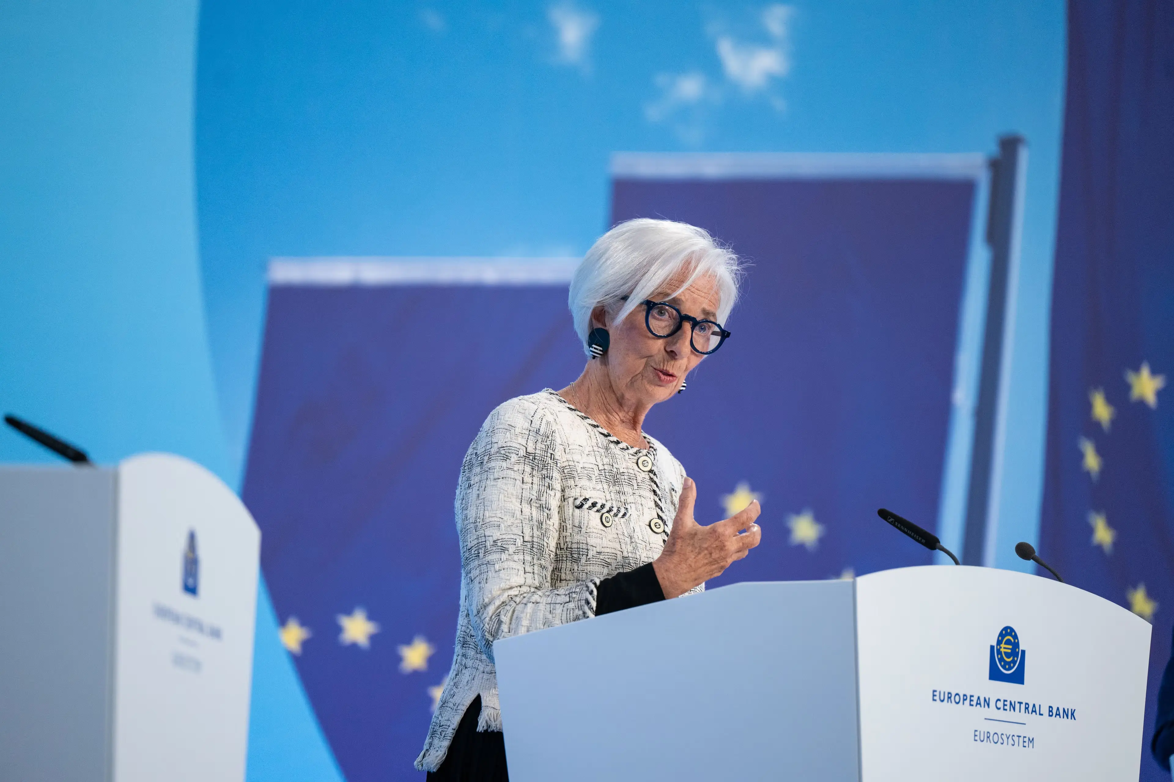 ΕΚΤ: Η Κριστίν Λαγκάρντ επιβεβαιώνει την αποχώρησή της το 2027 – Φουντώνουν τα σενάρια διαδοχής