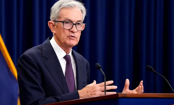 Πώς η άνοδος του πετρελαίου περιπλέκει τη διπλή εντολή της Fed