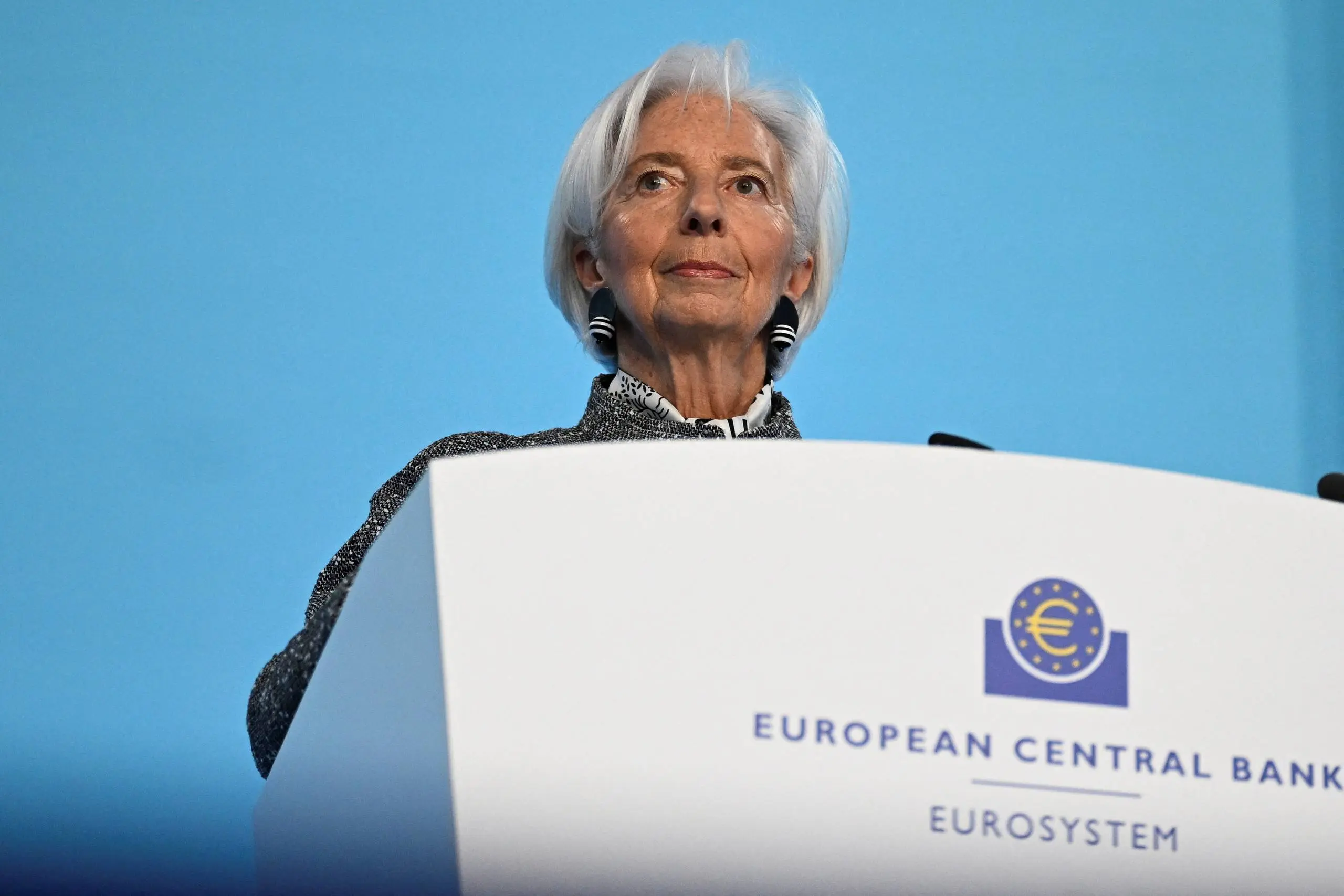 ΕΚΤ: Απομακρύνεται η αύξηση επιτοκίων τον Απρίλιο καθώς προχωρούν οι ειρηνευτικές συνομιλίες