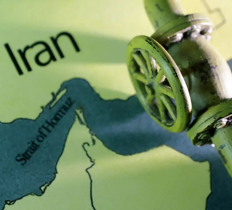 Στενά Ορμούζ: Τέλη διέλευσης για τα πλοία φέρεται να εξετάζει το Ιράν