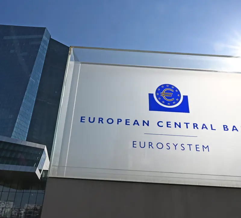 Ποιοι και πότε βλέπουν αύξηση των επιτοκίων από την ΕΚΤ