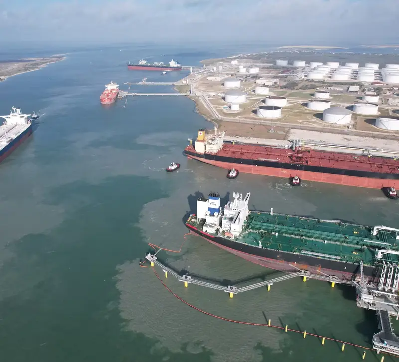 Ενεργειακή ανατροπή: Εκτόξευση εξαγωγών πετρελαίου από τις ΗΠΑ και νέα εξάρτηση για την Ευρώπη