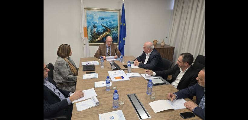 Υπό επεξεργασία σενάρια και μέτρα για απορρόφηση κραδασμών, λέει ο ΥΠΟΙΚ