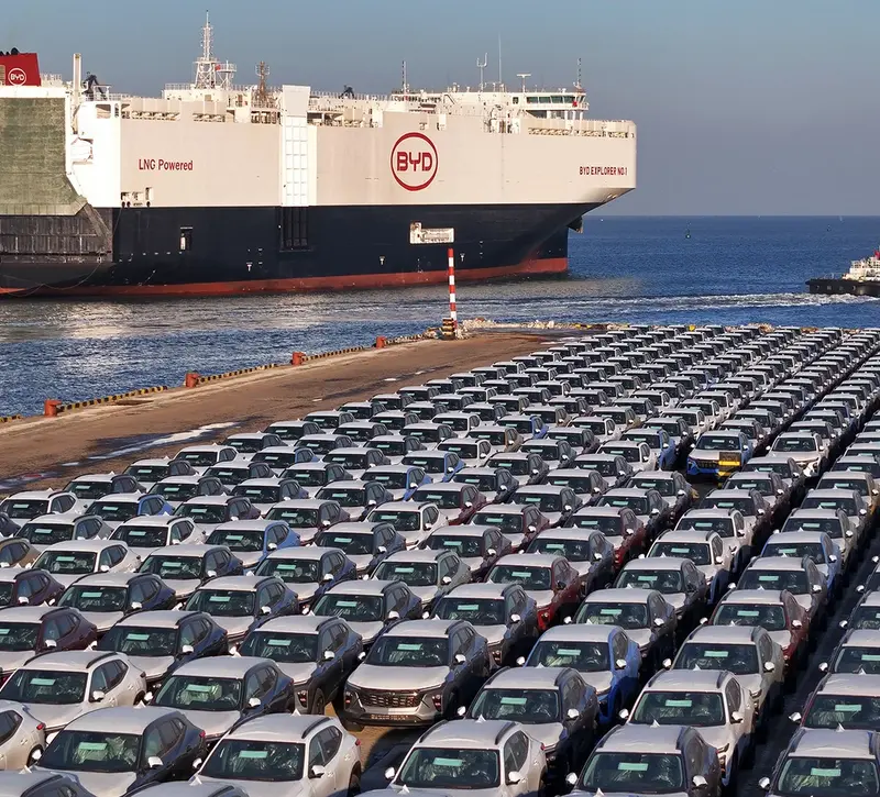 Πετρελαϊκή κρίση: Οι Κινέζοι τρίβουν τα χέρια τους καθώς οι εξαγωγές ηλεκτρικών οχημάτων εκτινάσσονται