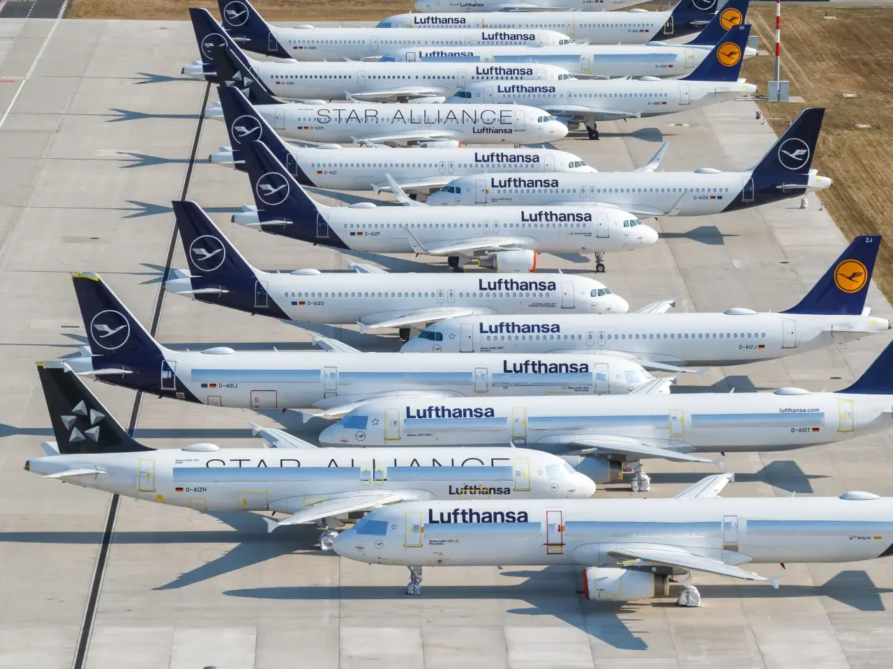 Lufthansa: Κόβει 20.000 πτήσεις μικρών αποστάσεων λόγω εκτίναξης του κόστους στα καύσιμα