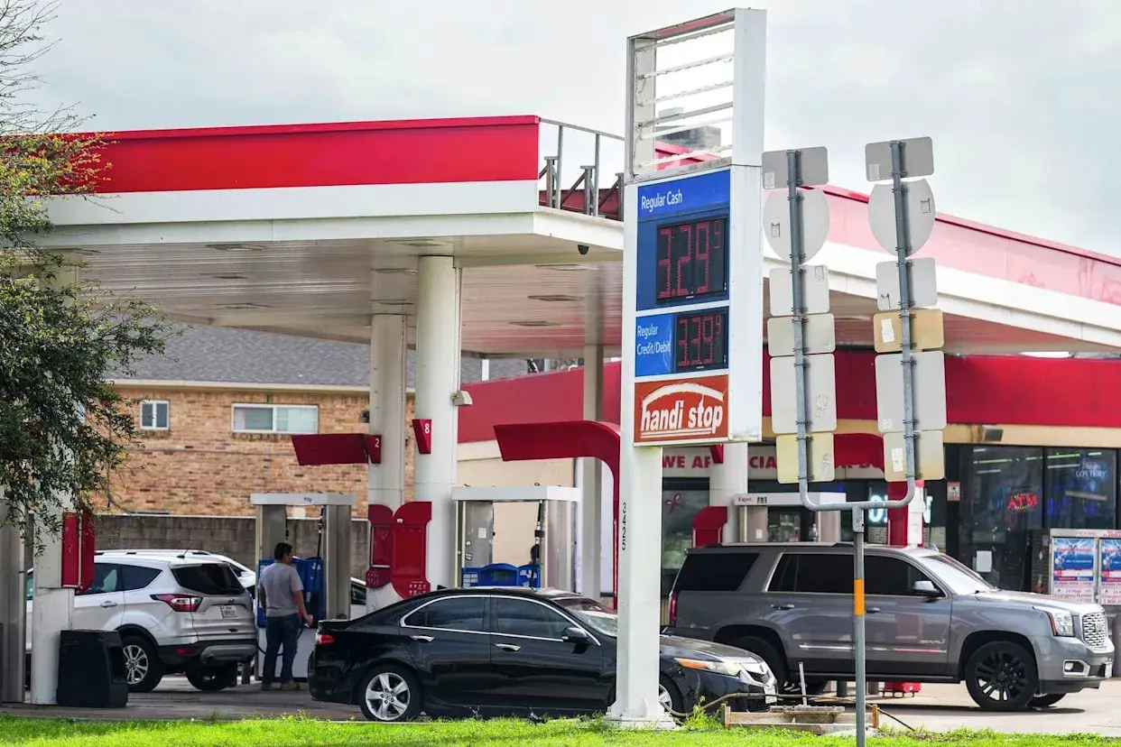 Economist: Tο ενεργειακό σοκ του πολέμου απειλεί πλέον τις ΗΠΑ