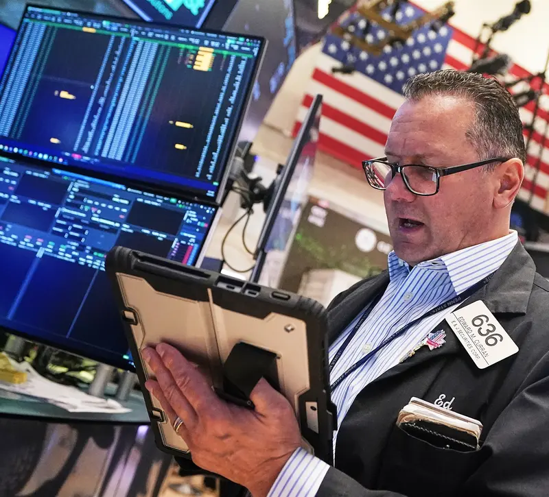 Wall Street: Ράλι με «καύσιμα» το AI και την αποκλιμάκωση στα ομόλογα