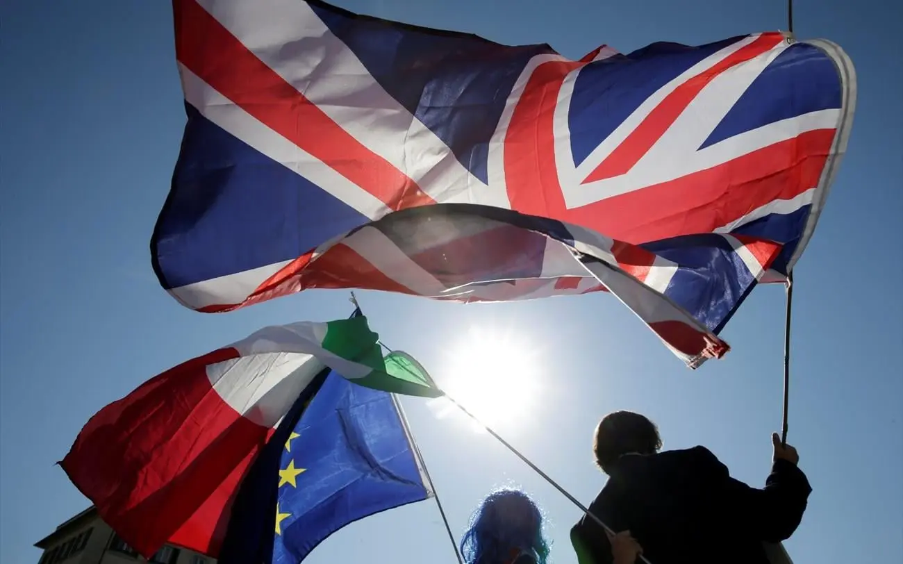 Economist: Μετά το Brexit το Bre-entry - Θα επιστρέψουν οι Βρετανοί στην αγκαλιά της ΕΕ;