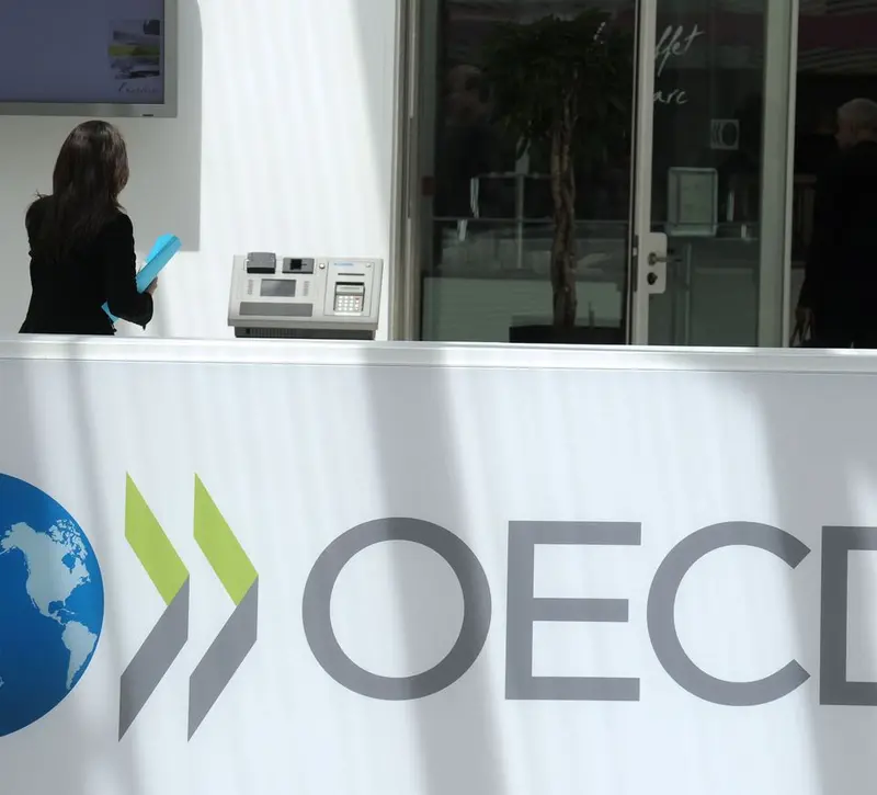 ΟΟΣΑ: Υψηλότερος ο πληθωρισμός το 2027 – Νέα αυστηρότερη πολιτική από τις κεντρικές τράπεζες