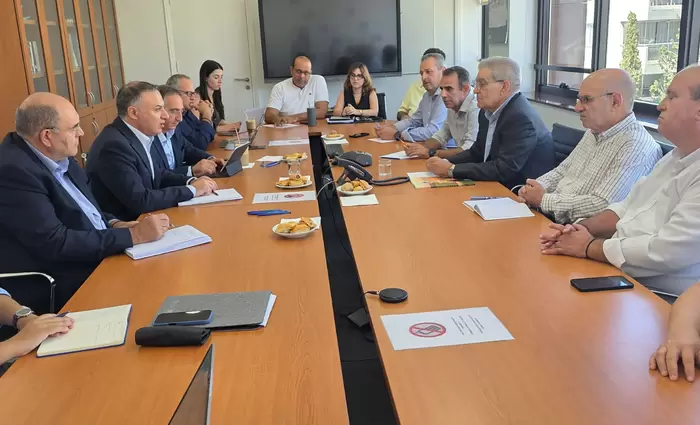 Σενέκης: Στόχος η έγκαιρη στήριξη των αγροτών μέσω ΚΟΑΠ - «Δεν υπάρχει λόγος ανησυχίας» για τον ιό του Δυτικού Νείλου