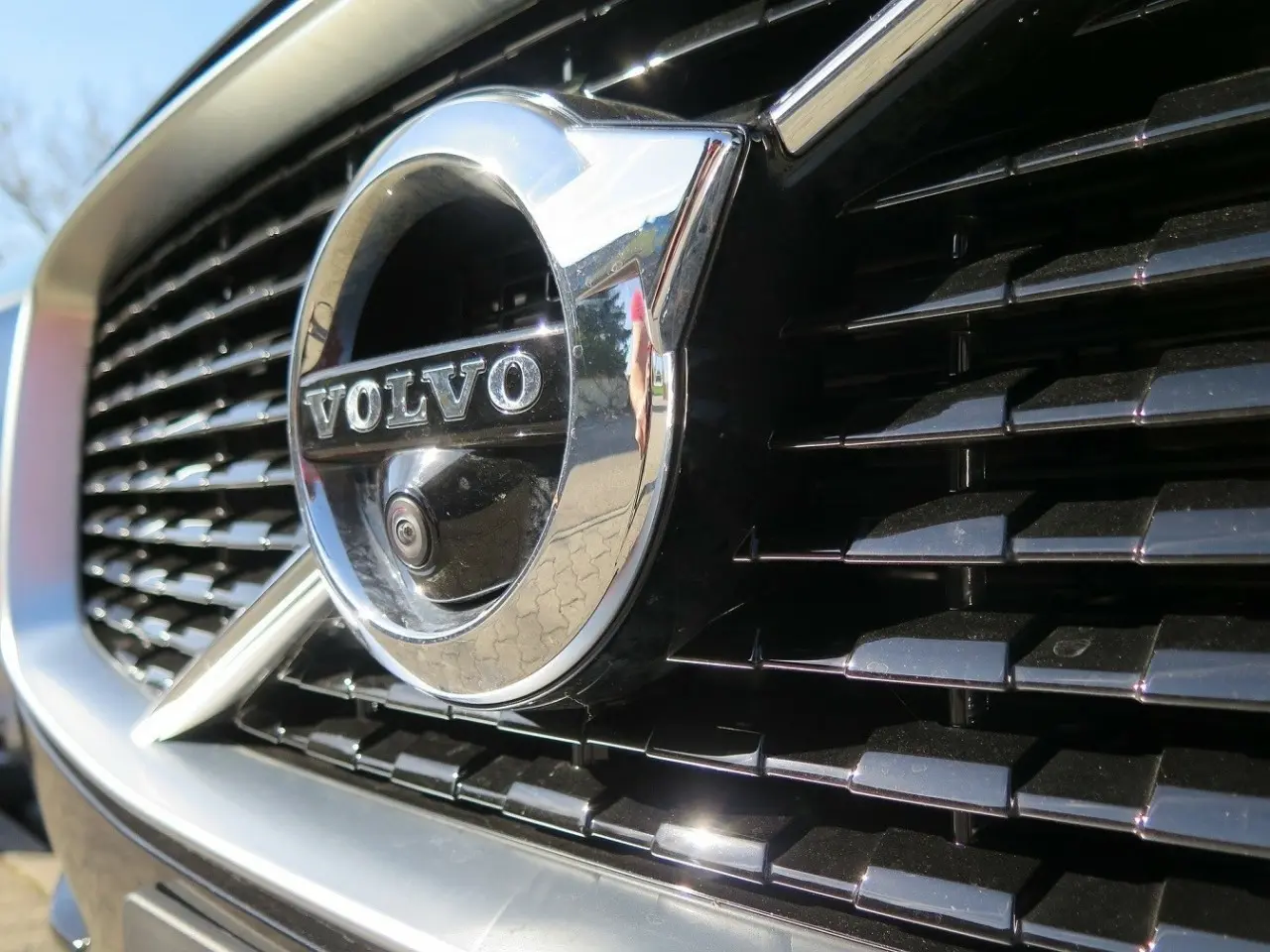 Volvo: Νέες απολύσεις 2.500 εργαζομένων – Κατάρρευση άνω του 40% στις πωλήσεις στην Κίνα