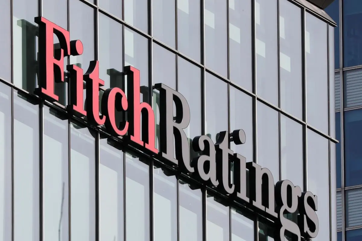 Παγκόσμια ανάπτυξη 2,6% βλέπει η Fitch το 2026 – Έπεται ακόμα μία αύξηση επιτοκίων από ΕΚΤ, Fed