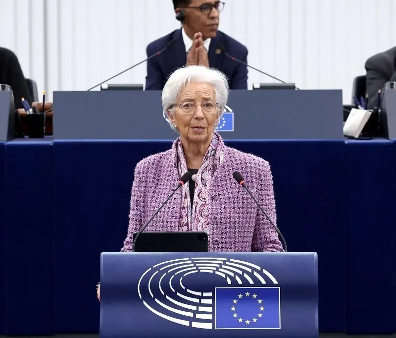 Σήμα για ανοδική αναθεώρηση των προβλέψεων για τον πληθωρισμό από τη Λαγκάρντ