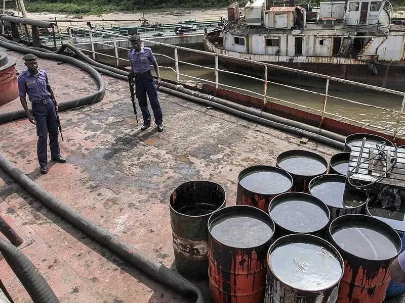 Πετρέλαιο: Πτώση σχεδόν 2% για Brent και WTI παρά την επίθεση κοντά στο Ορμούζ – Στο επίκεντρο η προσφορά