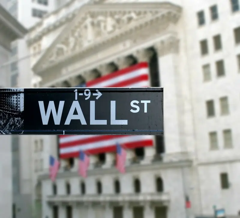 Wall Street: Η επέλαση του AI «σβήνει» τα πολεμικά σύννεφα της Μέσης Ανατολής