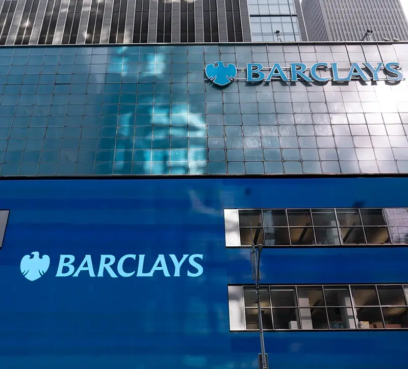 Barclays: Πτώση 7,1% της μετοχής παρά το νέο buyback 1 δισ. στερλινών