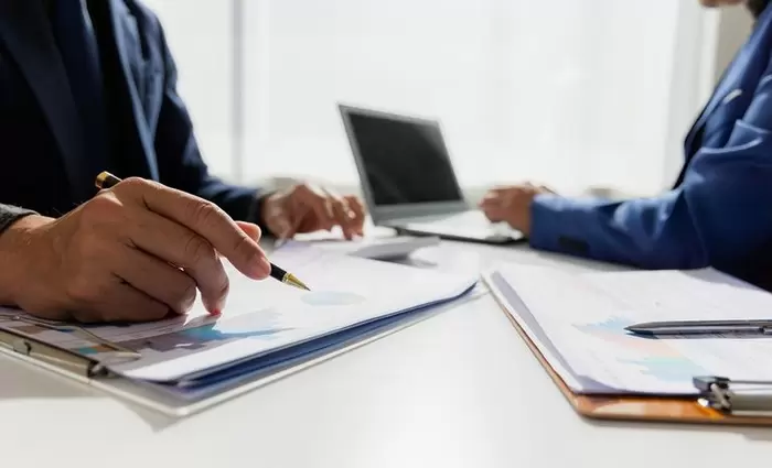 Το δίλημμα των CFOs: Επενδύσεις σε τεχνητή νοημοσύνη ή σε ανθρώπινο δυναμικό;