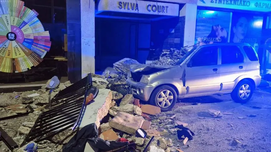 Ζητούν έλεγχο για τα αίτια της πτώσης των μπαλκονιών