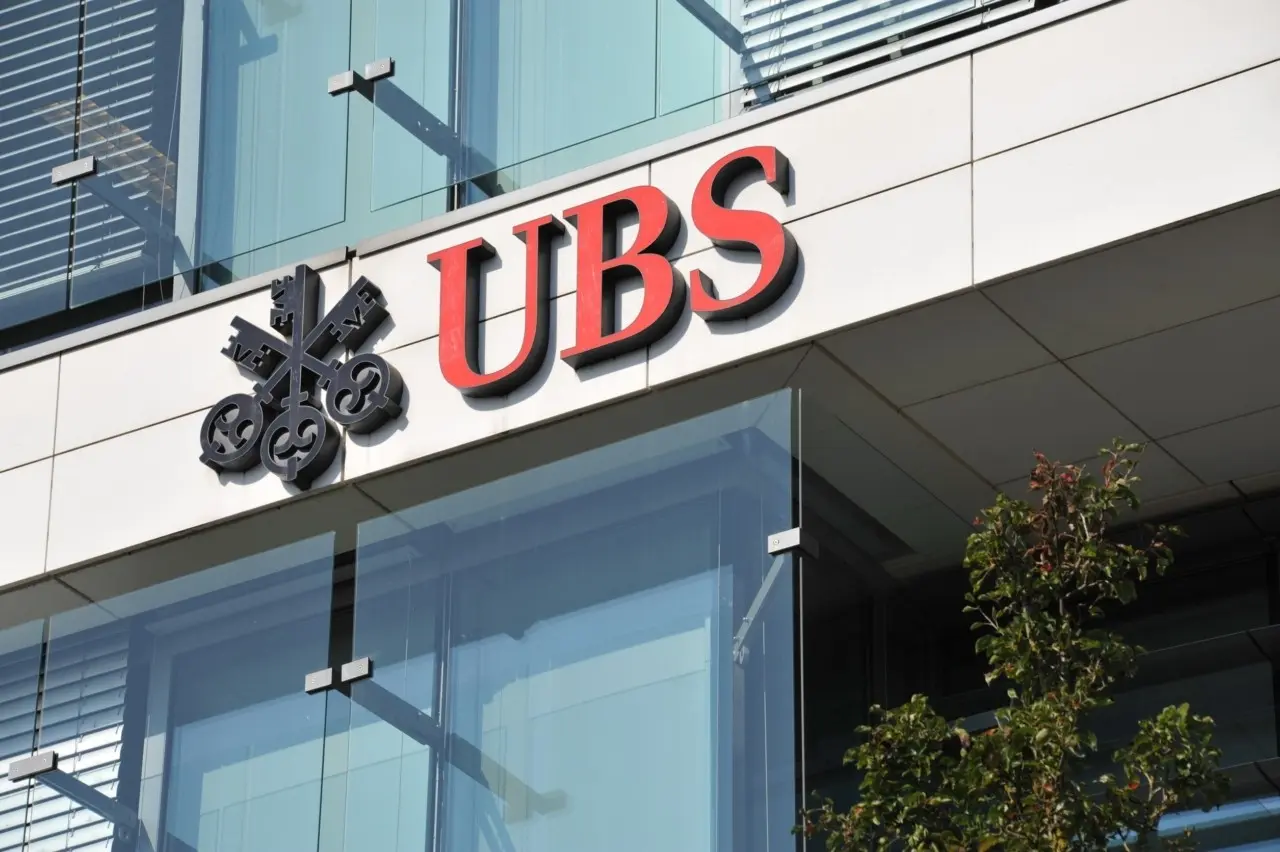 UBS: Άλμα 17% στα κέρδη β’ τριμήνου και νέο πρόγραμμα επαναγοράς μετοχών 3 δισ. δολαρίων
