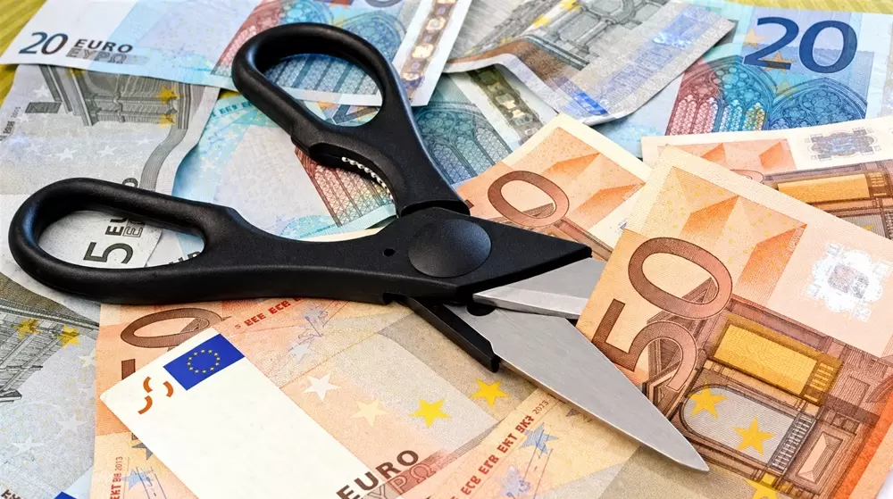 Ομόφωνο «ναι» της Βουλής για τα €28,7 εκατ. στους κουρεμένους