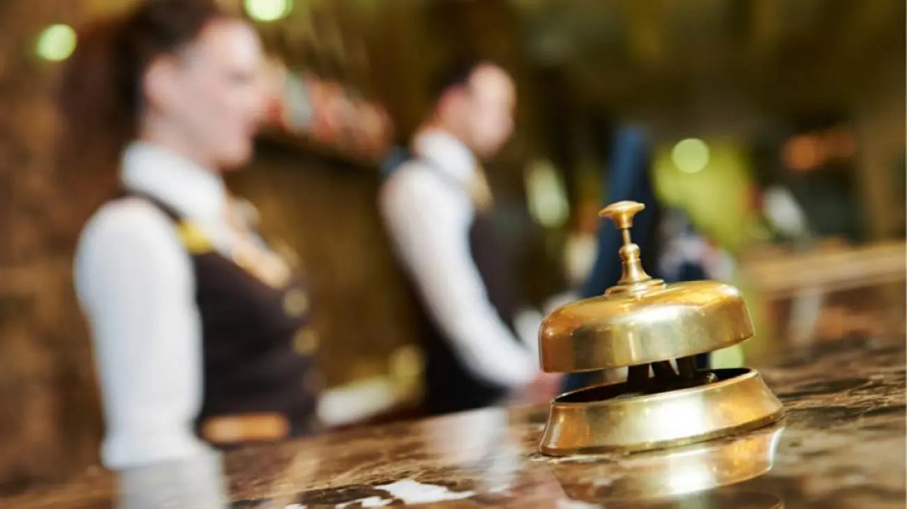 Πληθαίνουν οι φωνές για παράταση της στήριξης στα ξενοδοχεία  - Υπέρ και οι ξενοδοχοϋπάλληλοι που εκπέμπουν SOS