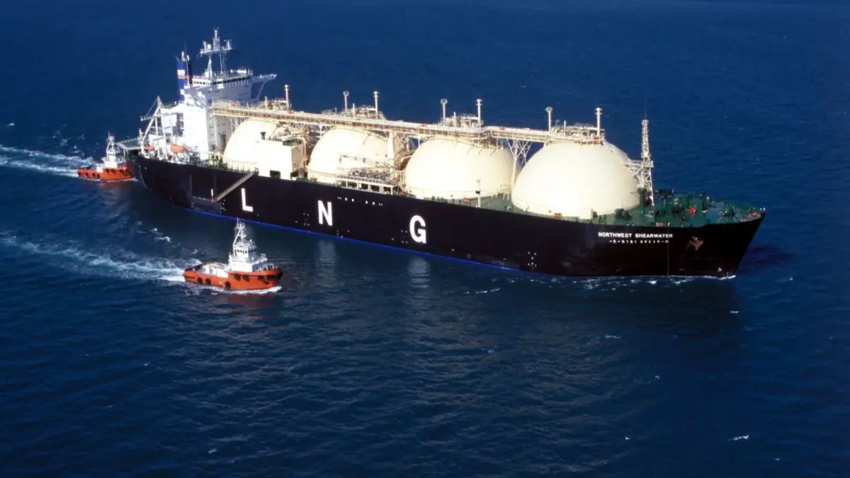 Shell: Στάσιμη η παγκόσμια προσφορά LNG το 2026 λόγω της κρίσης στη Μέση Ανατολή