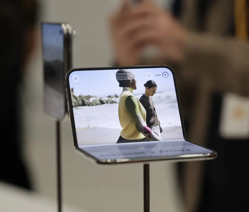Apple: Πόσα εκατομμύρια αναδιπλούμενα iPhone Duo θα πουλήσει το 2026