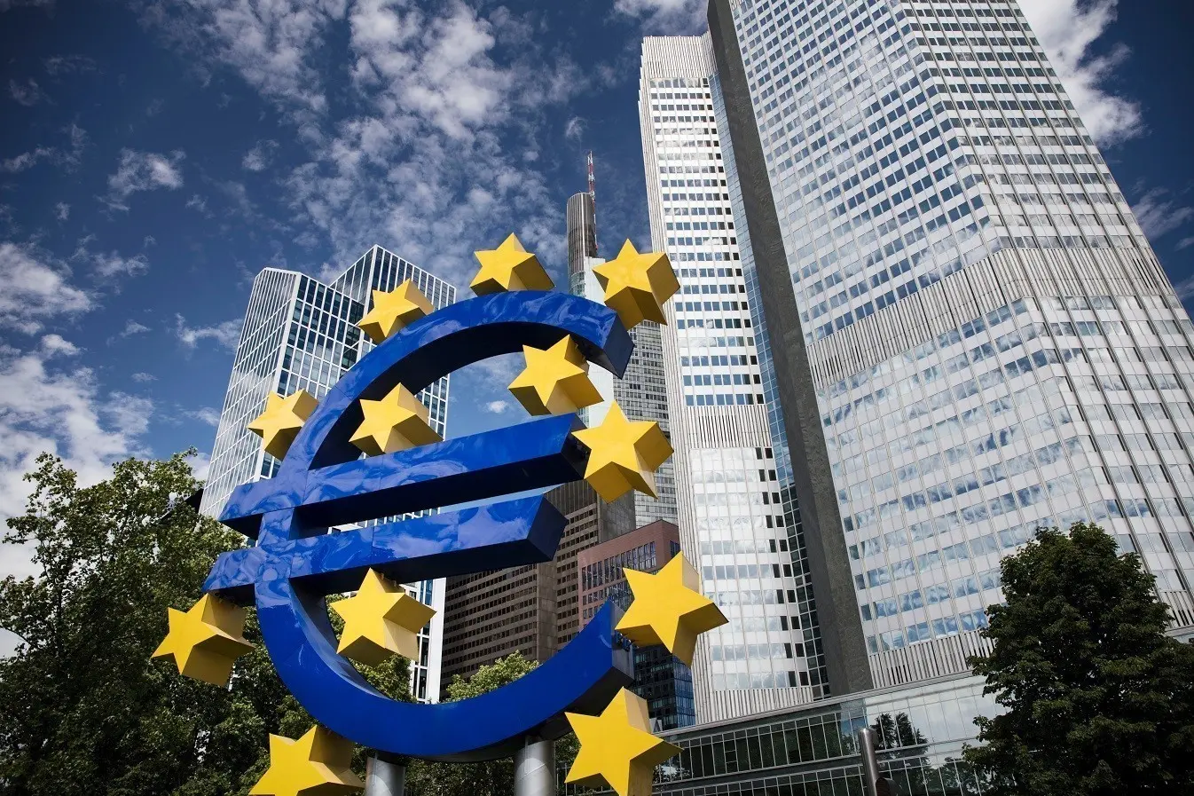 Η ΕΚΤ κράτησε αμετάβλητα τα επιτόκια για έβδομη διαδοχική συνεδρίαση