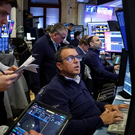 Sell off στη Wall Street – Βουτιά 900 μονάδων για τον Dow Jones