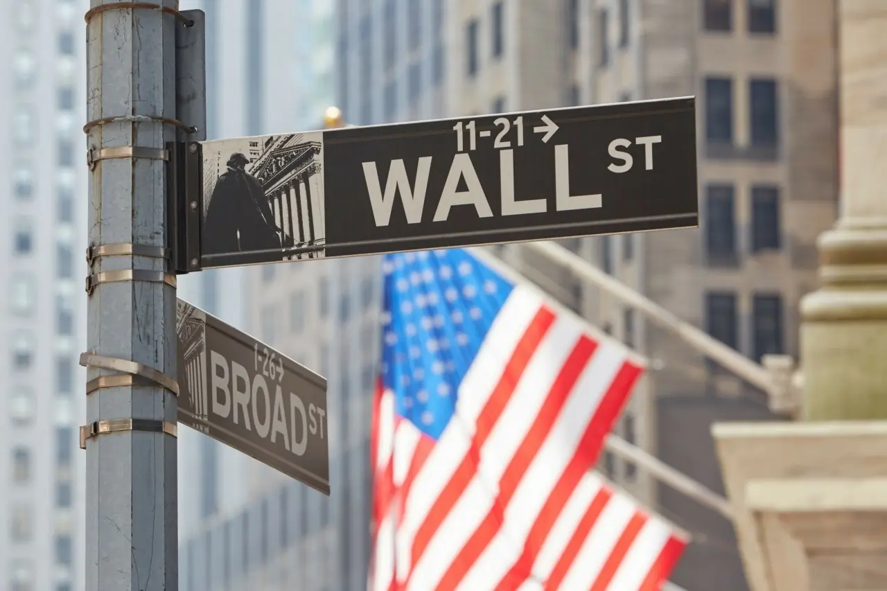 Wall Street: Ανάκαμψη με το βλέμμα στην εκεχειρία και τα εταιρικά κέρδη